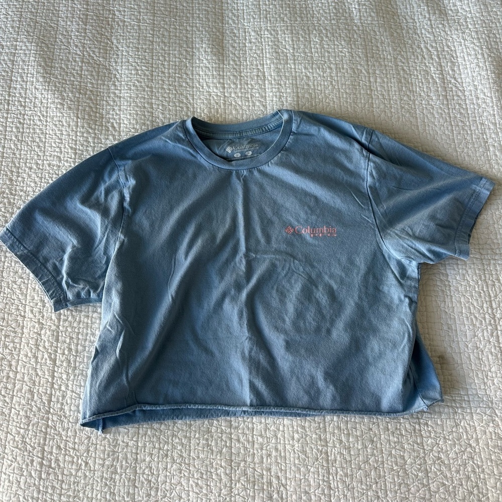 columbia cropped tee